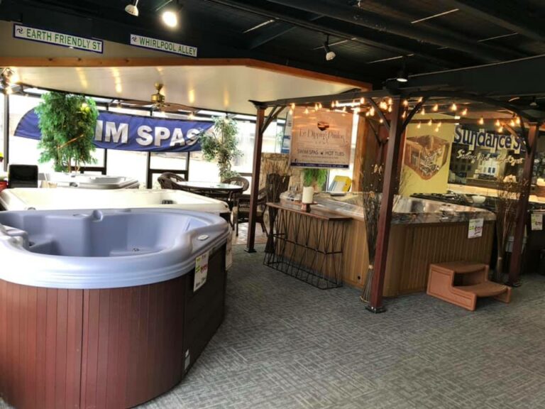 Hot tubs showroom in Springfield MO