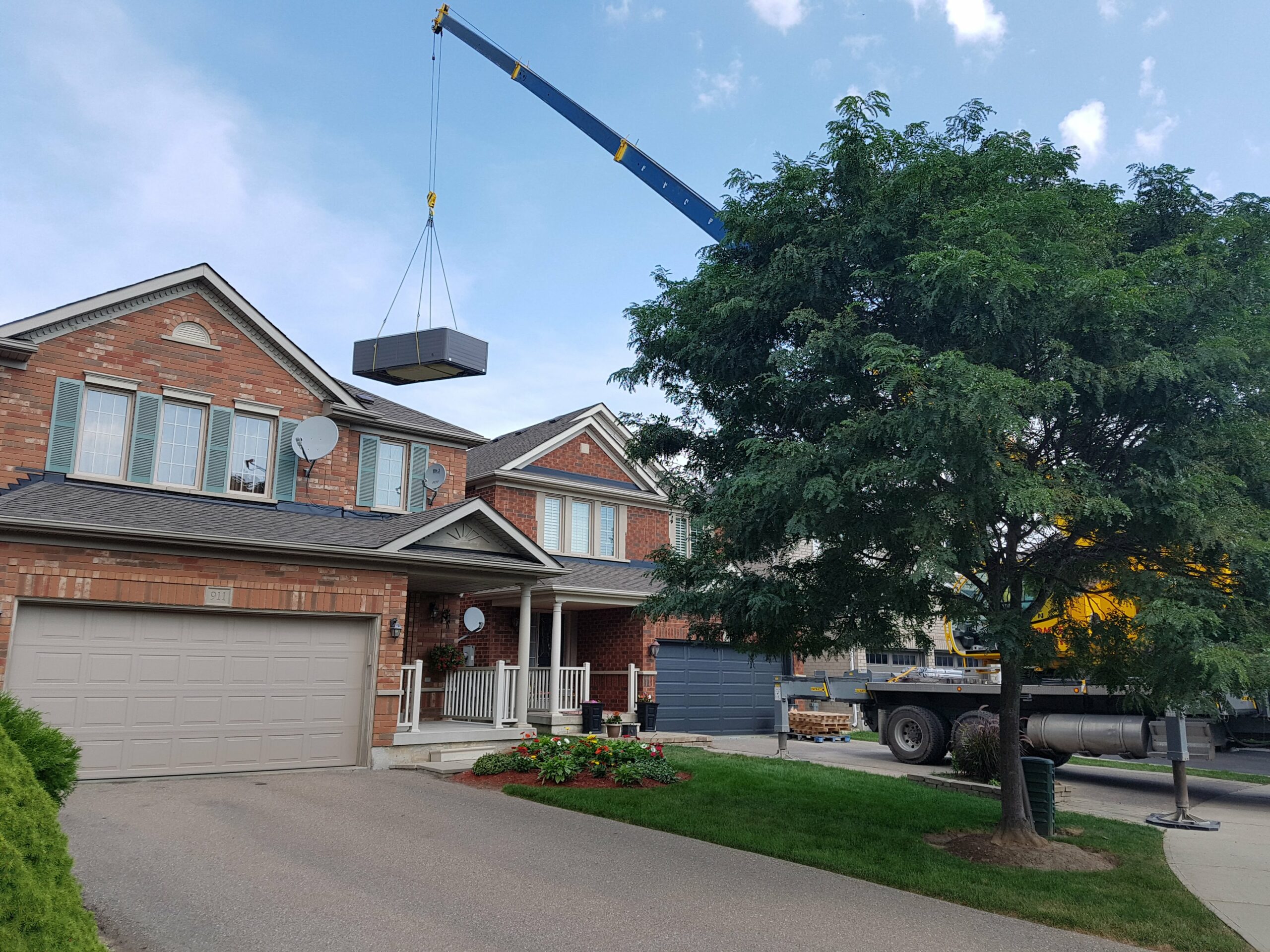 Swimlife swim spa crane delivery